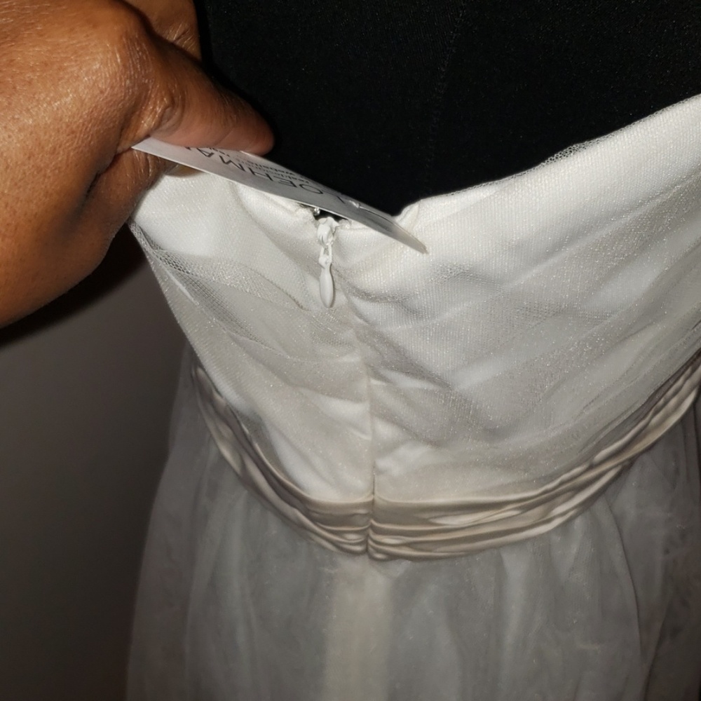 Dress - Picture 6 of 6